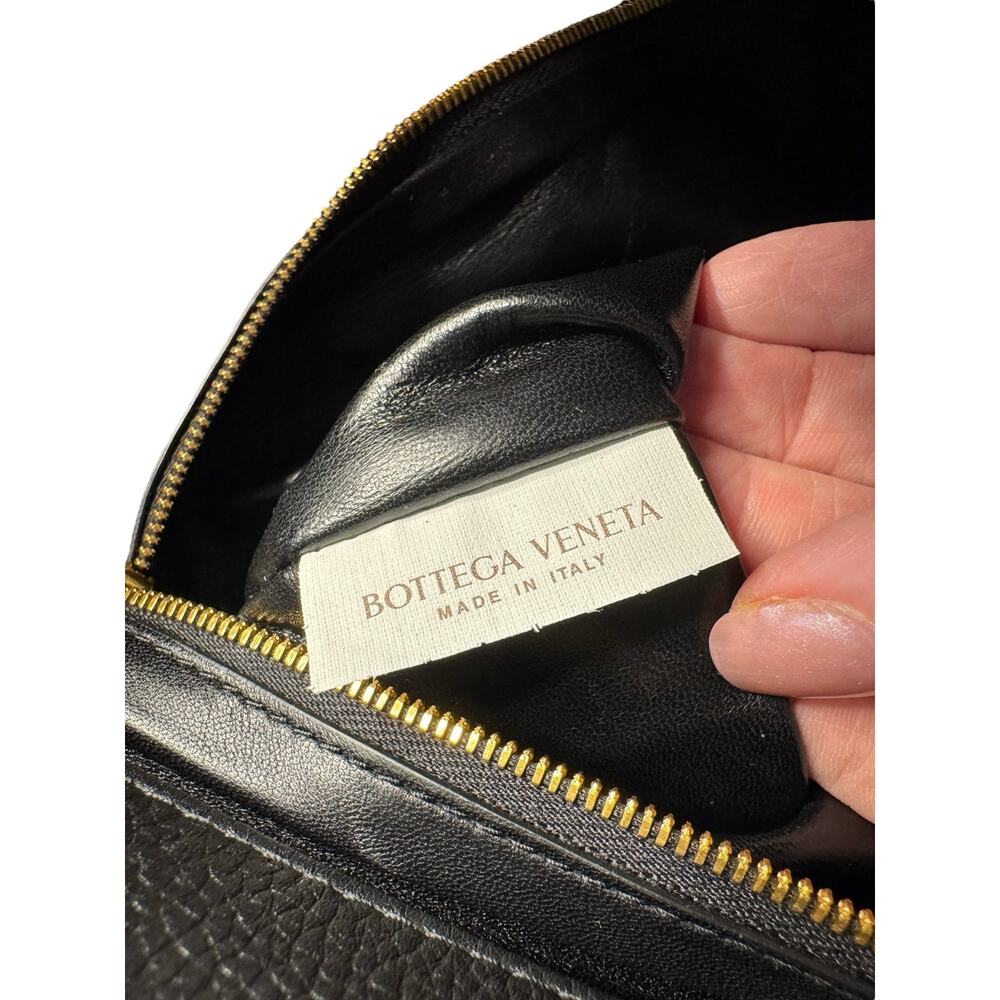 Bottega Veneta Large Saint Germaine Tote in Black - Picture 14 of 16